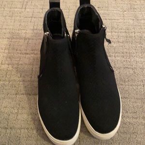 Steve Madden black wedgie sneaker size 7